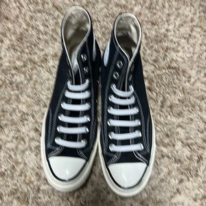 Comes with original laces